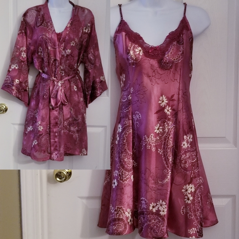 Luxurious Satin nightgown and  kimono set